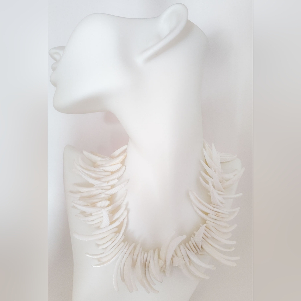 Elegant White Genuine Shell Statement  Necklace Luau Hawaiian Pool Resortwear